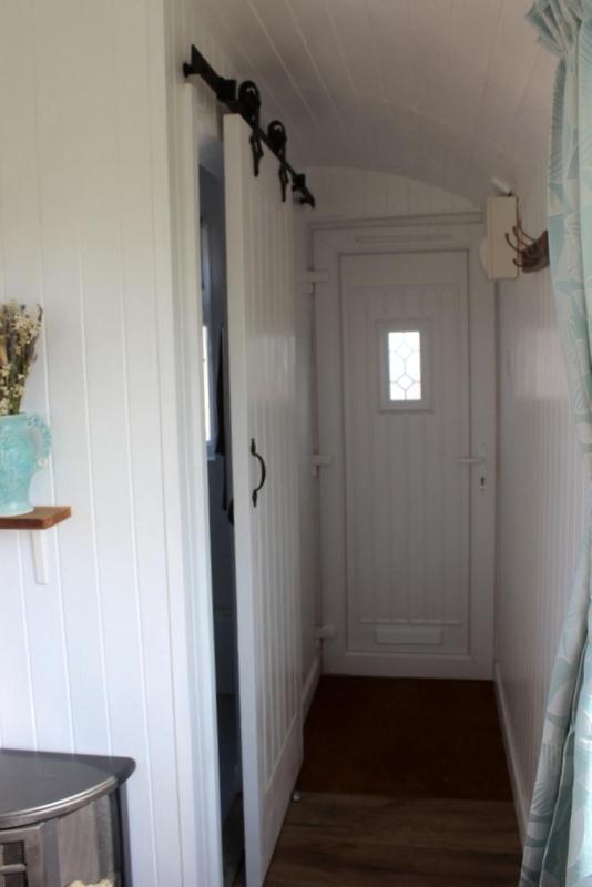 Hillside Pods&shepherd's Hut *
