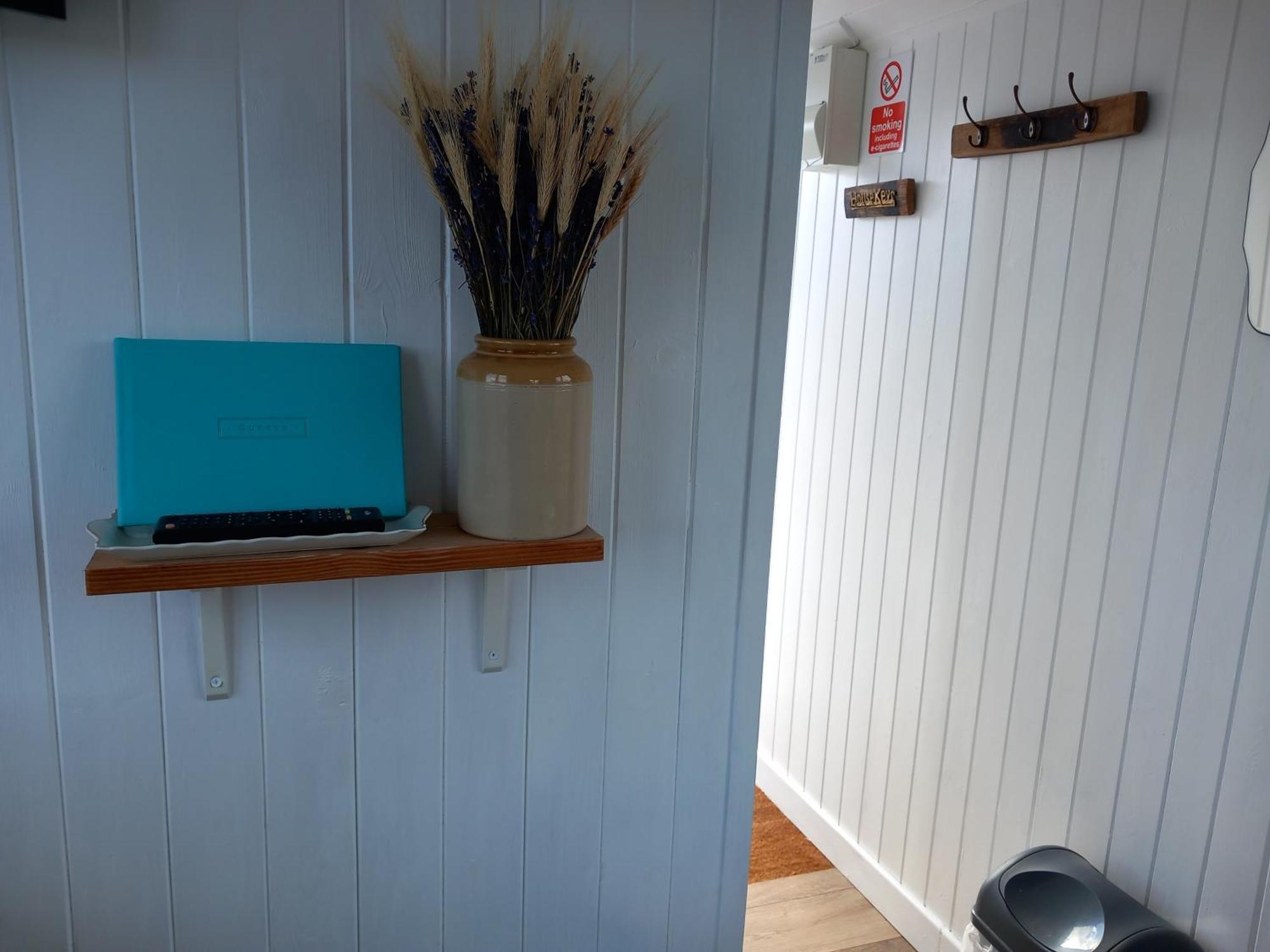 Camping Hillside Pods&shepherd's Hut *